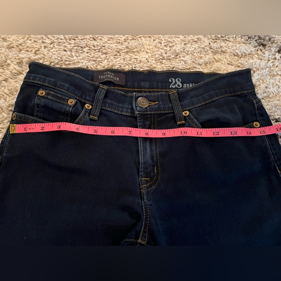J Crew Dark Wash Toothpick Jeans Size 28 - Picture 9 of 9